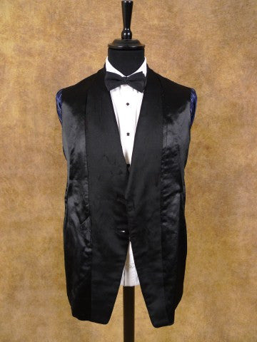 1910s 1920s Very Vintage Black Doeskin Finish Dinner Jacket 36R