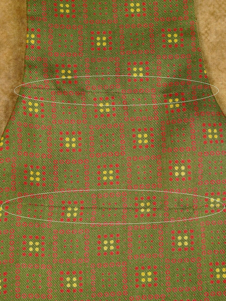 1950s 1960s Vintage Green / Red Pattern Rayon Cravat