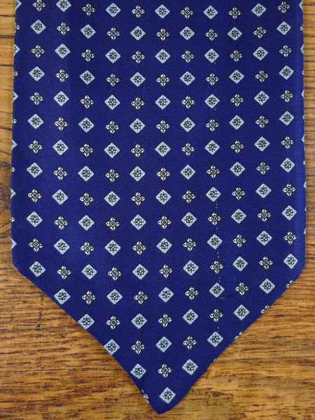 1960s Vintage Blue / White Pattern Rayon Cravat