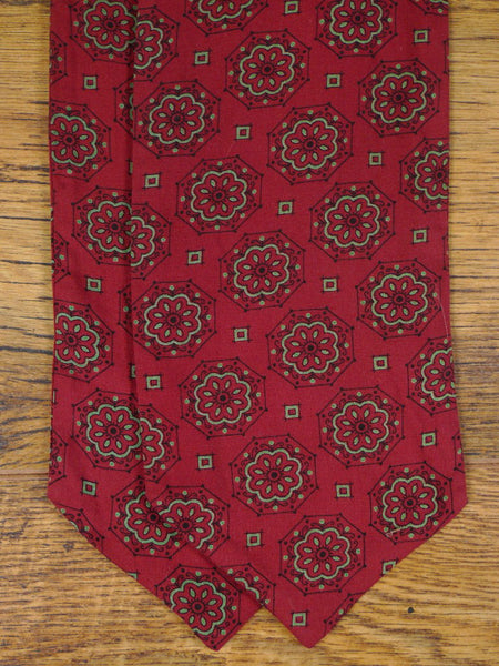 1950s 1960s Vintage Red / Green Floral Pattern Rayon Cravat