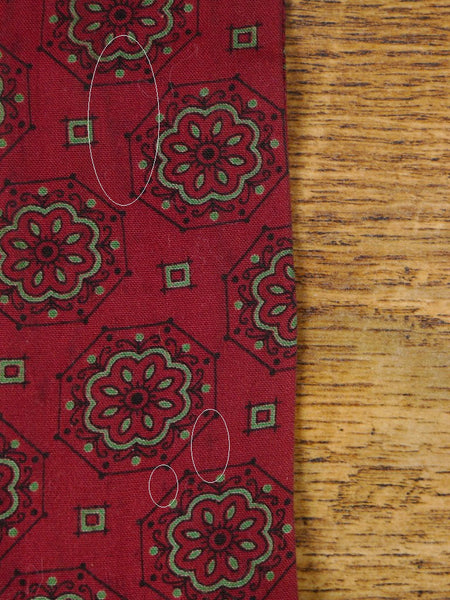 1950s 1960s Vintage Red / Green Floral Pattern Rayon Cravat