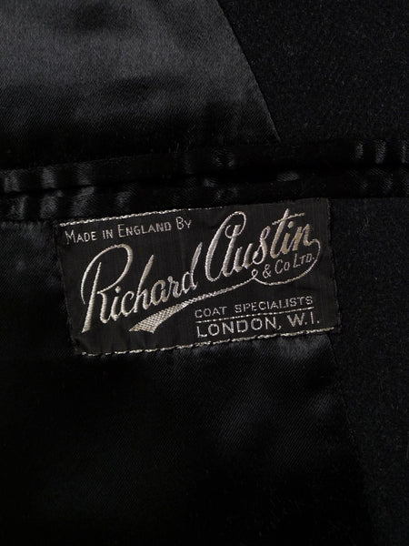 1940s Vintage Tailored Heavyweight Black H/Bone Wool Raglan Overcoat 40L